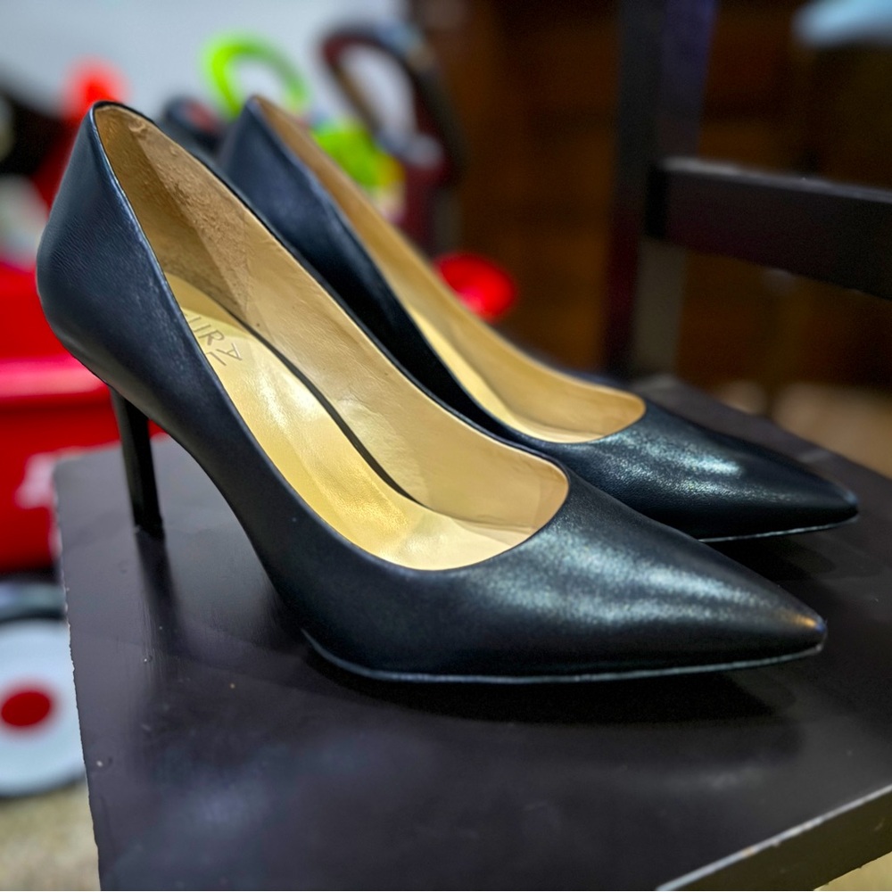 Naturalizer Black Anna Pump Size 6